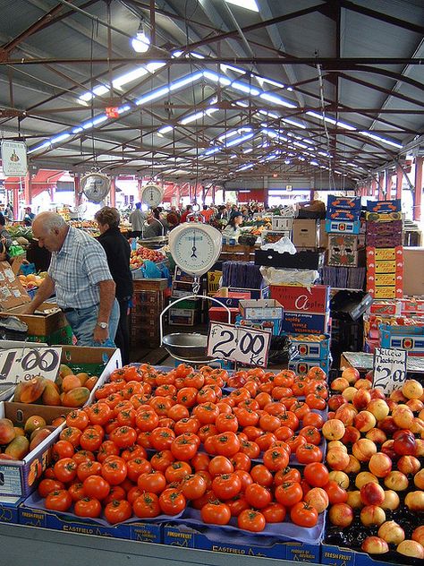 South Melbourne Market, Melbourne Lifestyle, Travel Melbourne, Fresh Produce Market, Australia Aesthetic, Sydney Australia Travel, Melbourne Trip, Melbourne Markets, Queen Victoria Market