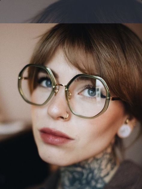 Green Glasses Frames, 60s Glasses, Palace Green, Retro Glasses Frames, Glasses Inspo, Glasses Inspiration, Glasses Ideas, Glasses Trends, Womens Glasses Frames