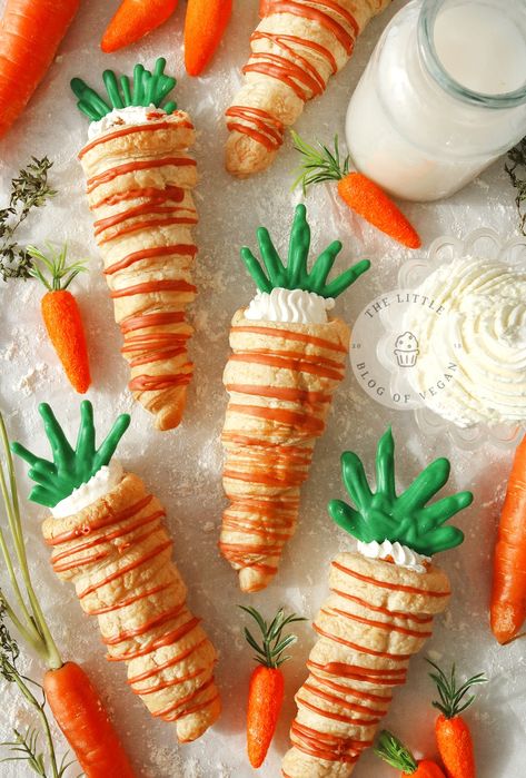 Carrot shaped pastries filled with cream and chocolate. Puff Pastry Cream Horns, Puff Pastry Cream, Carrot Cake Vegan, Easter Pastries, Healthy Easter Treats, Cake Whipped Cream, Vegan Pastry, Vegan Carrot Cake, Carrot Cream