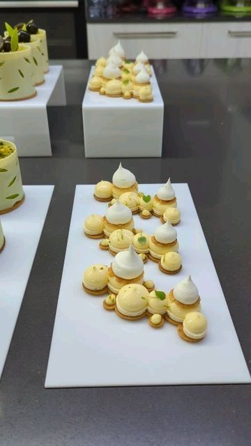 Decorating Food, Plated Dessert, French Pastries, Small Cake, Plated Desserts, Afternoon Tea, Food Art, Cake Recipes, Pastry