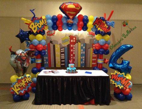 Balloon Table Decorations, Superhero Birthday Party Decorations, Marvel Birthday Party, Wonder Woman Party, 4th Birthday Cakes, Spiderman Birthday Party, Avengers Party, Spiderman Party, Birthday Party Balloon