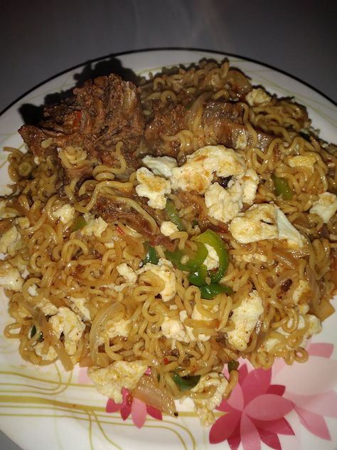 Soy Noodles Nigerian Noodles, Soy Noodles, African Recipes Nigerian Food, Kitty Nails, Fried Noodles, Fruit Picture, African Recipes, Nigerian Food, Money Images