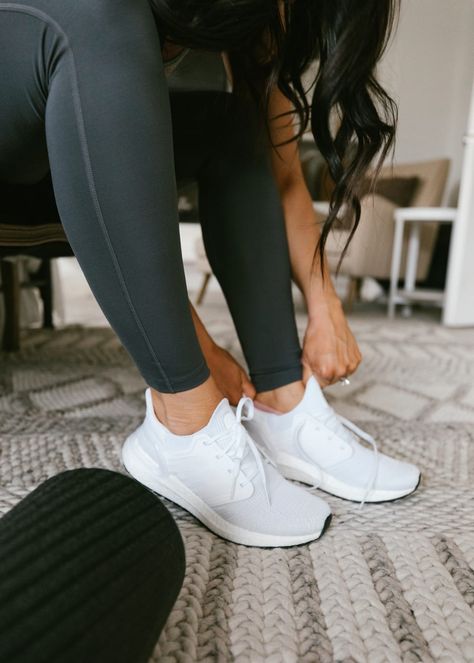 Running Shoes Roundup: My TOP 6 - Mint Arrow #mintarrow #sneakers #workout #workoutshoes #runningshoes #style #workoutfaves #athletics #athleticshoes Workouts Tips, Mint Arrow, White Athletic Shoes, Health Exercise, White Running Shoes, Adidas Running Shoes, Workout Shoes, Adidas Running, Nordstrom Anniversary Sale