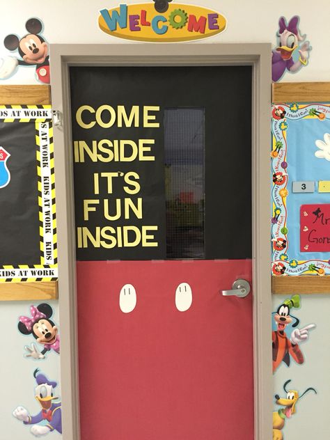 Disney Classroom Theme! Mickey Mouse Door! First door decoration to start off the year :) Disney Classroom Theme, Classroom Door Decorations, Mouse Door, Mickey Mouse Classroom, Disney Themed Classroom, Classroom Decor Middle, Mickey Theme, Disney Bedrooms, Classroom Decor High School