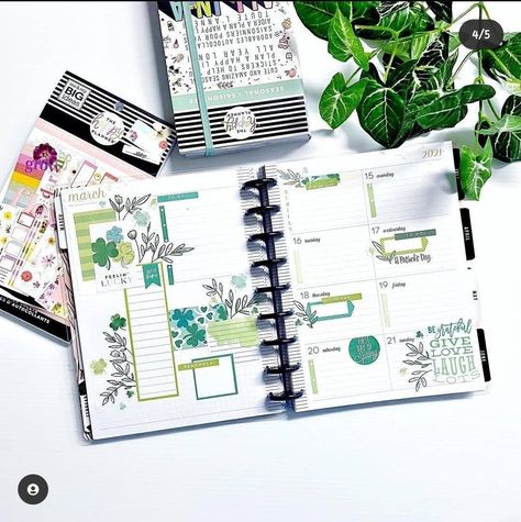 Maximalist Journal, Happy Planner Dashboard Layout Ideas, Planner March, Electronic Planner, Happy Planner Dashboard, Create 365 Happy Planner, Planner Spread Inspiration, Vision Planner, Dashboard Layout