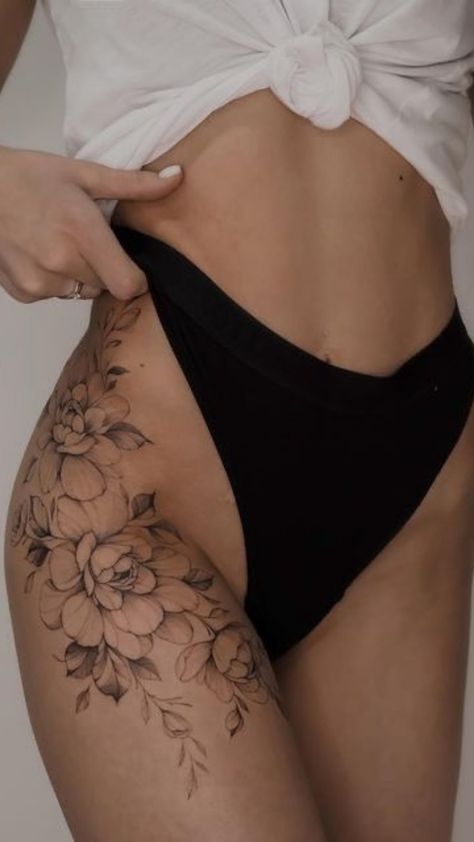 Tattoo Bein Frau, Front Thigh Tattoos, Pelvic Tattoos, Floral Hip Tattoo, Thigh Piece Tattoos, Flower Hip Tattoos, Side Hip Tattoos, Hip Tattoo Designs, Side Thigh Tattoos