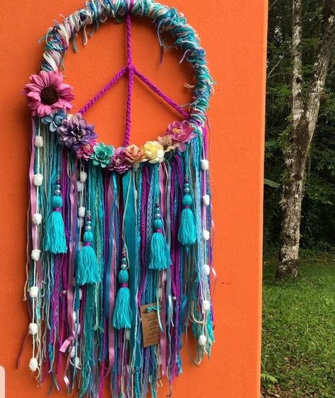 Peace Dream Catcher, Diy Hippie Clothes, Hippie Crafts Diy, Atrapasueños Diy, Hippie Crafts, Bohemian Crafts, Dream Catcher Decor, Boho Crafts Diy, Dream Catcher Craft