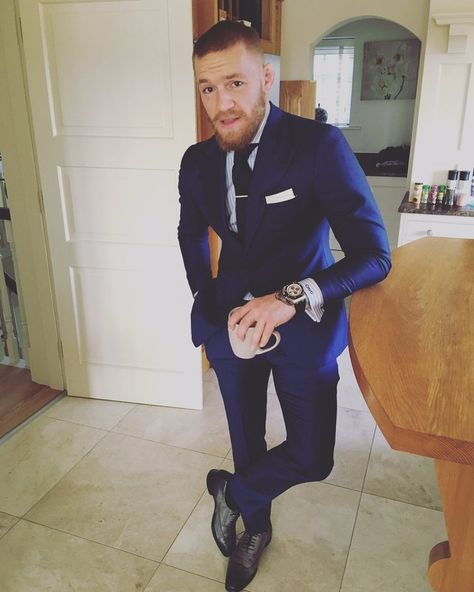 Conor McGregor Inspiration Album - Album on Imgur Minimalist Lookbook, Conor Mcgregor Suit, Mcgregor Style, Mcgregor Suits, Athlete Fashion, Conor Mcgregor Style, Mens Suits Navy, Gents Suits, Men Suits Blue