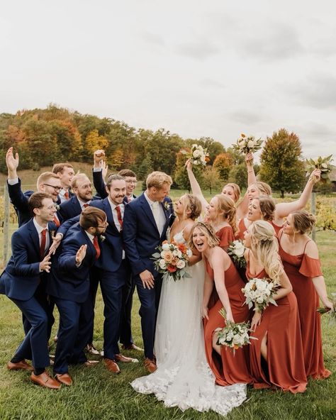 Long live group hugs and big wedding parties 🤗🎉 Huge Wedding Party, Big Wedding Party Photos, Fall Wedding Party Photos, Big Bridal Party Photos, Large Bridal Party Photos, Wedding Hug, Big Wedding Party, Huge Wedding Party Photos, Family Hug