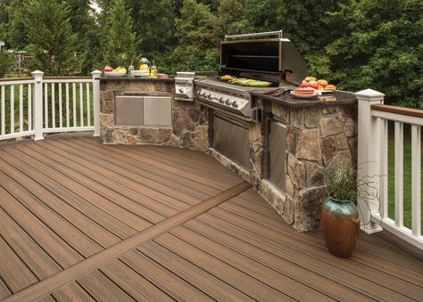 Discover the right Trex deck board style and color for you. Order Trex composite decking samples to find the perfect match for your home. Deck With Kitchen, Trex Spiced Rum, Trex Composite Decking, Trex Transcend, Laying Decking, Dream Deck, Composite Deck, Deck Construction, Trex Deck