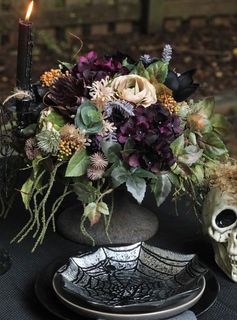 Witchy Centerpieces, Goth Flower Arrangements, Gothic Dinner, Company Celebration, Halloween Flower Arrangements, Container Arrangements, Lanterns With Flowers, Halloween Floral Arrangements, Prom 23