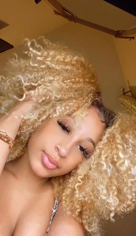 Face Claims Blonde Hair, Ginger Hair Light Skin, Ginger Hair Light, Face Claims Blonde, Girl Face Claims, Ginger Blonde Hair, Baddie Ideas, Blonde Natural Hair, Straightening Natural Hair