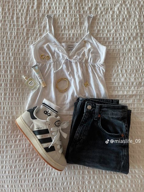 Edikted Jeans Outfit, Edikted Outfits Ideas, Edikted Jeans, Edikted Tops, Aritzia Outfit, Aritzia Top, Korean Casual Outfits, Outfit Inspo Casual, Trendy Outfits For Teens