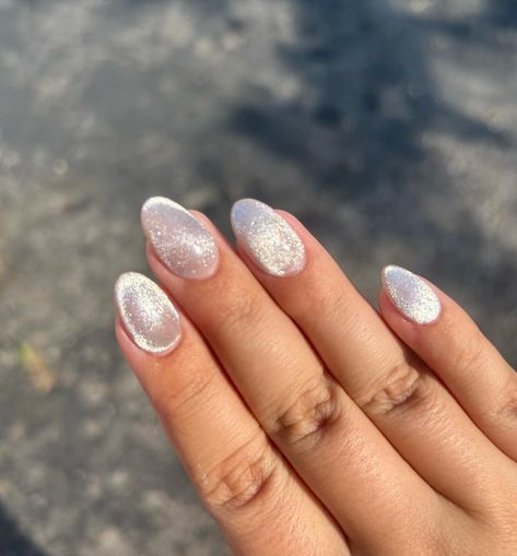 Cat eye/velvet nails will forever be one of my top favs! They’re subtle but so stunning when the light hits them 🤩🤩 White Cats Eye Nails, Cat Eye White Nails, Cat Eye Nails White, Cat Eye Glitter Nails, Neutral Cat Eye Nails, White Cat Eye Nails, Cat Eye Effect Nails, Nails Cat Eye, Eye Glitter