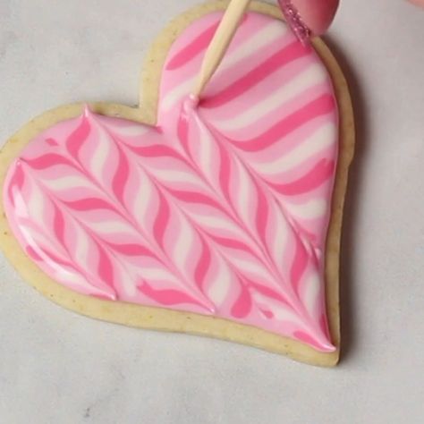 SweetAmbs - Amber Spiegel on Instagram: “Need a special treat for your sweetheart? Get ready to bake the most perfect cookies this Valentine's Day with these SweetHearts cookies.…” Heart Shaped Sugar Cookies, Heart Sugar Cookie, Valentine Cookies Decorated, Cookie Decorating Icing, Valentines Baking, Valentine Sugar Cookies, Cookie Decorating Party, Royal Iced Cookies, Sugar Cookie Icing