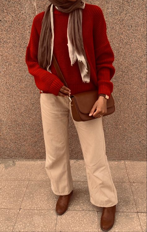 Red Sweatshirt Outfit Winter, Beige Red Outfit, Red And Tan Outfits, Beige Pants Winter Outfit, Cream And Red Outfits, Red Brown Outfit, Beige And Red Outfit, Red And Beige Outfit, Red And Cream Outfit