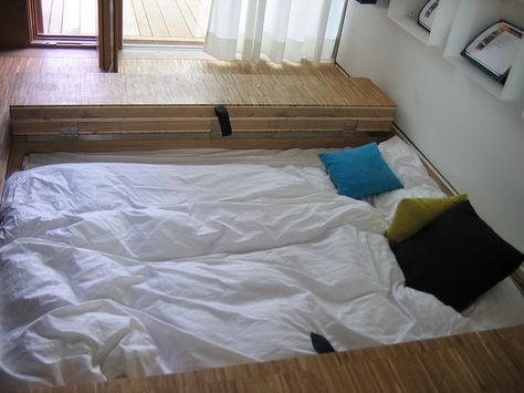 concept for tiny house. instead of loft what about building in a recessed bed. Bedroom Spotlights, Diy Bed Frame Plans, Unique Bed Frames, Low Platform Bed, Bed Frame Plans, Best Platform Beds, Fresh Bedroom, Diy Platform Bed, Loft Bed Frame