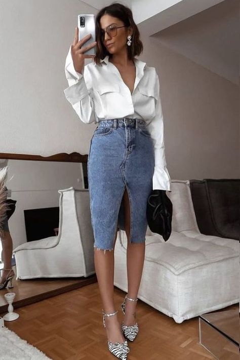 Button-Down Shirt and Denim Skirt Halloween Outfits College, Casual Outfits Blazer, Outfit Classy Casual, College Going Out Outfits, Nashville Outfit Ideas, Vsco Outfit, Vsco Outfits, Couples Halloween Outfits, Midi Jeans