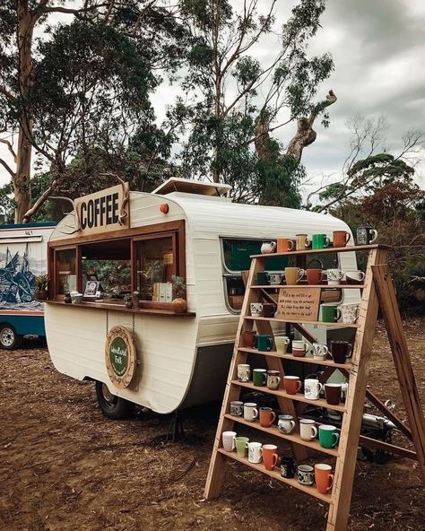 Travel Trailer Coffee Shop, Mobile Tea Shop, Coffee Food Truck Ideas, Coffee Trailer Design, Mobile Apothecary, Coffee Truck Ideas Mobile Cafe, Horse Trailer Coffee Shop, Trailer Coffee Shop, Cocktail Trailer