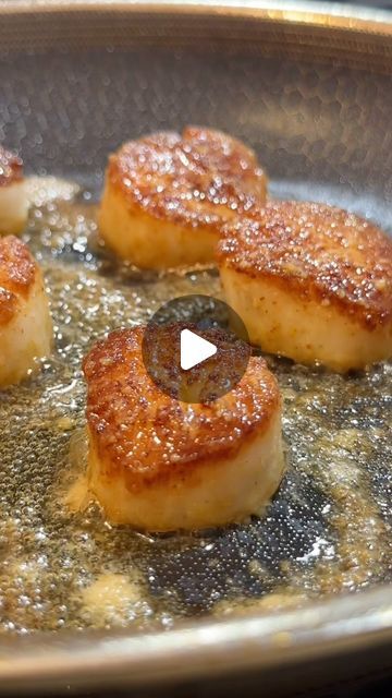 Alessandra Ciuffo on Instagram: "The tips and tricks to make the BEST seared scallops every time 🔥

Scallops are often seen as an intimidating dish that people often only order at restaurants, but it’s actually one of the easiest proteins to make! It cooks in less than 5 minutes 👀

Tips and tricks below 👇 

🔪 Be sure to buy DRY scallops. Some fish stores sell a plumper looking scallop that has added water to it…be sure to avoid this. Aside from being unnatural, the excess water will ruin the sear. 

🔪 Pat the scallops dry with paper towel and remove the abductor muscle if still attached (the little thing along the side.) It only needs a simple, light pull to come off. 

🔪 Season generously with salt from high above and evenly. You can add more seasoning if you’d like, but when the qu How To Cook Scallops On The Stove, Scallops And Shrimp Recipe, Recipes With Scallops, Sea Scallop Recipes, Searing Scallops, Perfect Scallops, Fish Casseroles, Best Scallop Recipe, Easy Scallop Recipes