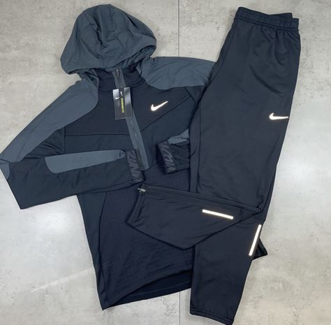 Nike Sports Tracksuit, Nike Tech Outfit, Sweat Suits Outfits, Nike Tracksuits, Mens Sweat Suits, Sporty Outfits Men, Sporty Wear, Black Men Fashion Urban, Tracksuit Outfit