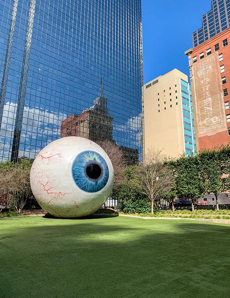 Located outside of the Joule Hotel in downtown Dallas is a 30-foot statue of a giant eyeball. The post The Giant Eyeball in Dallas, Texas first appeared on Must Love Traveling. Giant Eyeball, Best Eye Drops, Deep Ellum Dallas, Downtown Dallas Texas, Eye Base, Texas Girl, Downtown Dallas, Eye Drops, Eye Art