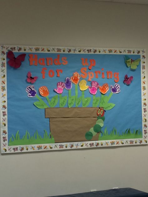 Hanging Flowers For Classroom, Plant Bulletin Board Preschool, Flower Pot Bulletin Board, Preschool Flower Bulletin Board Ideas, Hand Print Bulletin Board Ideas, Spring Toddler Bulletin Boards, Springtime Bulletin Boards, Spring Boards For Toddlers, Pre K Spring Bulletin Boards