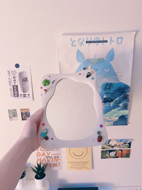 totoro inspo ghiblicore handmade crafting Studio Ghibli Mirror, Studio Ghibli Diy, Craft Aesthetic, Aesthetic Mirror, Studio Ghibli, Mirror