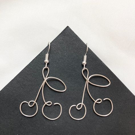 Square Wire Earrings Diy, Shaped Wire Earrings, Thick Wire Jewelry, Moon Wire Earrings, Wire Bow Earrings, Wire Designs Ideas, Butterfly Wire Earrings, Wire Bending Jewelry, Things To Make With Wire