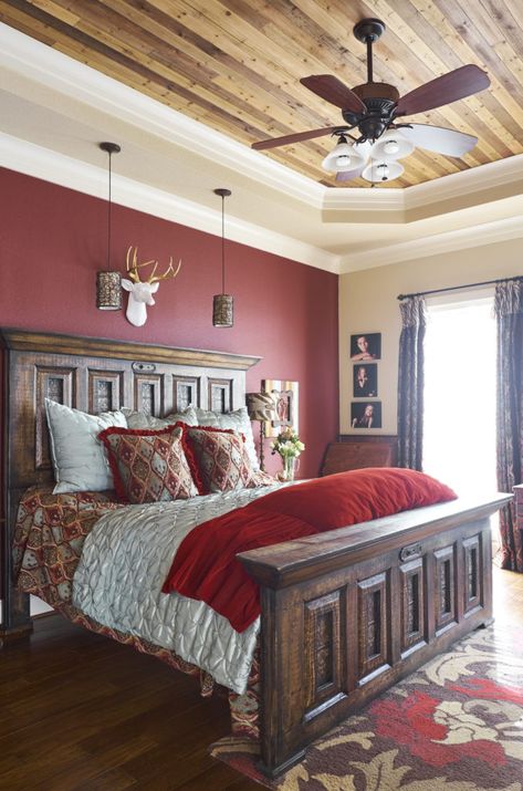 Red Bedroom Accent Wall, Bedroom Red Walls Ideas, Rustic Red Bedroom Ideas, Bedroom With Red Accent Wall, Bedroom Red Decor, Red Accent Bedroom Ideas, Rustic Red Bedroom, Vintage Red Bedroom, Red Walls Bedroom