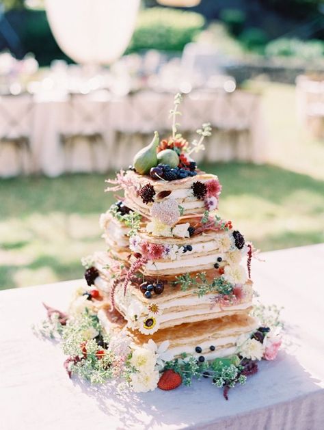 Layered puff pastry Napolean wedding cake decorated with summer fruits, berries, florals Wedding Cake Centerpieces, Torte Creative, Buffet Dessert, Mini Wedding Cakes, Fruit Wedding, Summer Wedding Cakes, Wedding Cake Tops, Wedding Cake Alternatives, Black Wedding Cakes