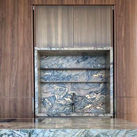 Antolini Italy on Instagram: "The Fusion Wow Light quartzite creates eclectic vibes for emotional design. #Antolini #HauteNature #FusionWowLight #Quartzite #Design La quarzite Fusion Wow Light crea un’atmosfera eclettica per un design in continuo movimento. Marble work and installation by @marbrerie_des_clausonnes ​ Design by @maisonbalagane" Fusion Wow Quartzite, Antolini Marble, Fusion Quartzite, Fun Interior, Natural Stone Kitchen, Colored Marble, Bar Cabinets, Crazy House, Stone Interior