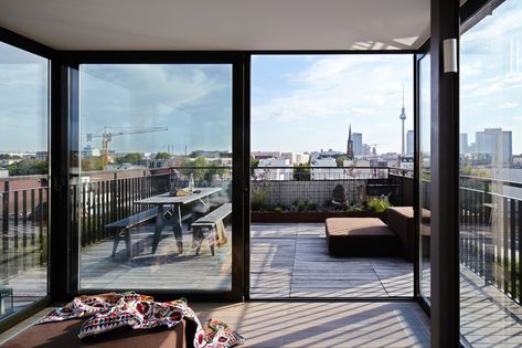 Annabell Kutucu, Rooftop Apartment, Penthouse Living, Big Balcony, Terrasse Design, Wabi Sabi Design, Berlin Apartment, Building House Plans Designs, Apartment Terrace