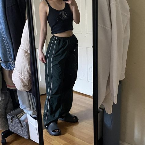 these dark green parachute pants are so cute! #backtoschool #parachurepants #greenparachutepants #outfitidea #outfitinspo #backtoschooloutfit Green Parachute Pants, Back To School Outfits, Store Fronts, Casual Outfit, Parachute Pants, Dark Green, So Cute, Online Shopping, Casual Outfits