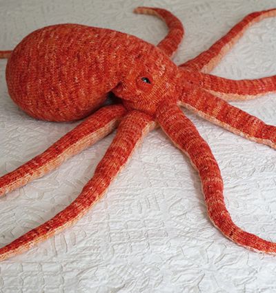 Opus the Octopus : Knitty.com - Deep Fall 2014 Knit Octopus, Knit Amigurumi, Crochet Creatures, Amigurumi Octopus, Octopus Crochet Pattern, Diy Tank, Animal Knitting Patterns, Knitting Patterns Toys, The Octopus