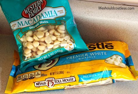 Nestle White Chocolate Macadamia Nut Cookies, White Chocolate Chip Macadamia Nut Cookies, Macadamia Nut Cookies Recipe, White Chocolate Macadamia Cookies, Baking Nuts, Tollhouse Cookies, White Chocolate Macadamia Nut Cookies, Macadamia Cookies, Macadamia Nut Cookies