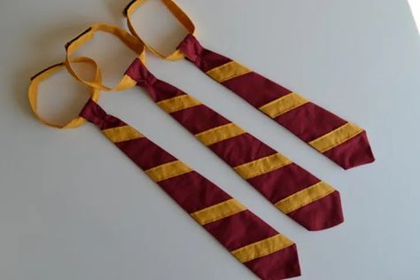 Hermione Granger Costume, Hermione Costume, Harry Potter Tie, Harry Potter Costumes, Harry Potter Lego, Harry Potter Glasses, Diy Harry Potter, Harry Potter Cosplay, Harry Potter Hermione Granger