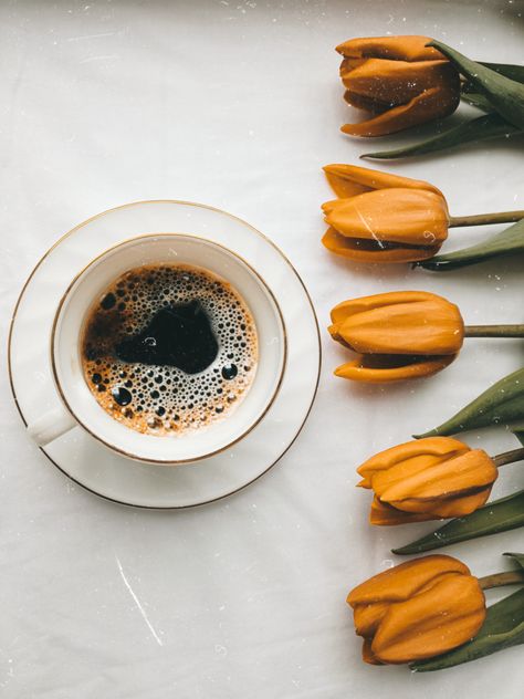 Morning Coffee Photography, Coffee Vs Tea, Coffee Flatlay, Coffee Shot, Spring Coffee, Flowers Tulips, Coffee Instagram, Coffee Flower, Coffee Pictures