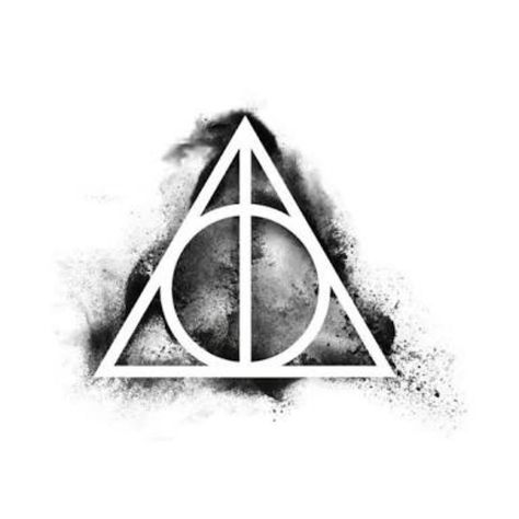 𝓗𝓪𝓻𝓻𝔂 𝓟𝓸𝓽𝓽𝓮𝓻 𝓐𝓮𝓼𝓽𝓱𝓮𝓽𝓲𝓬𝓼🐾 ⚯͛ 9¾ on Instagram: “#themedivider” Harry Potter Triangle, Symbols Drawing, Fanart Harry Potter, Aesthetic Svg, Harry Tattoos, Harry Potter Symbols, Hp Tattoo, Deathly Hallows Symbol, Harry Potter Background