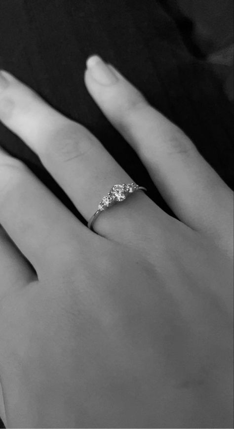 Engagement Ring Fake Story, Fake Snap Ring, Engagement Ring Instagram Story, Engagement Rings Snapchat, Fake Engagement Ring Snap, Fake Engagement Snap, Ring Snapchat, Fake Engagement Rings, Happy Birthday Bestie Quotes