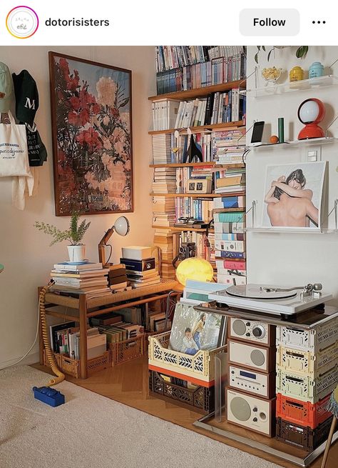 90s Studio Apartment, Japan Studio Apartment, Japan Bedroom Aesthetic, 90s Living Room Aesthetic, Japan Aesthetic Room, Japanese Apartment Bedroom, Messy Apartment Aesthetic, Colorful Aesthetic Room, Korean Studio Apartment