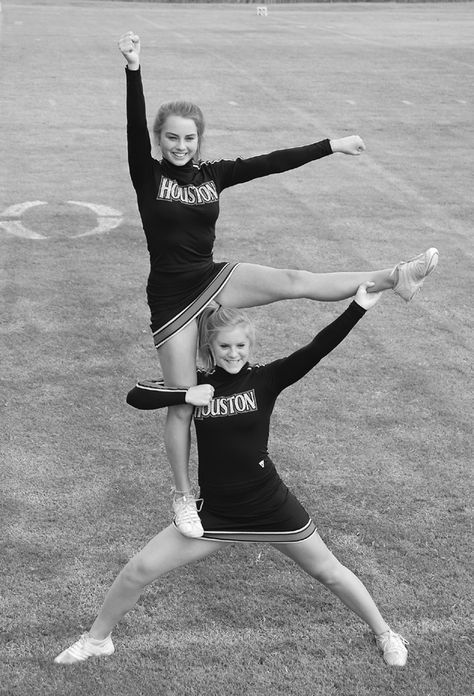 L stand Basic Cheer Stunts, Cheer Dismounts, Cheer Cups, Peewee Cheer, Cheerleading Chants, Cheer Stretches, Youth Cheerleading, Fundraising Poster, Cheer Dance Routines