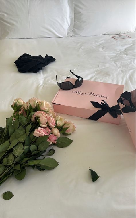 Agent Provacatuer Aesthetic, Agent Provacatuer, Visual Gallery, Parisian Life, Pink Vibes, Romantic Flowers, Girl House, Agent Provocateur, Cute Packaging