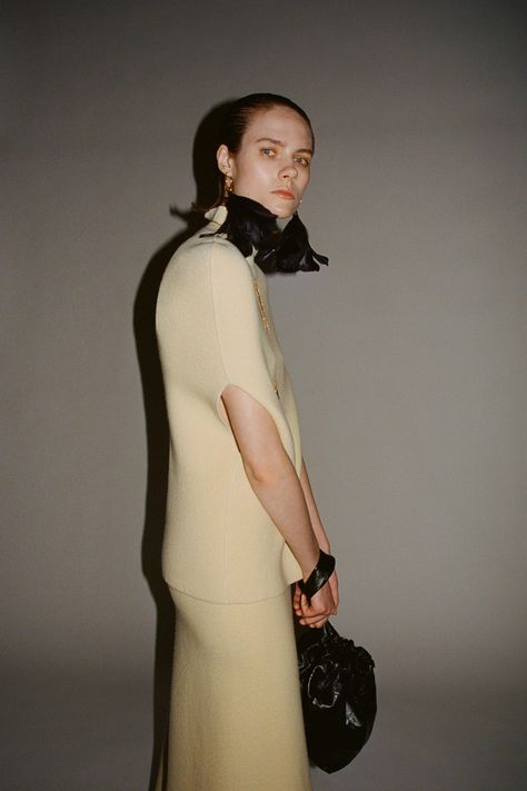 Jil Sander Pre-Fall 2023 Collection | Vogue Minimal Dress, Pre Fall 2023, Balloon Dress, Knitted Cape, Racerback Top, Backless Top, Ribbed Knit Dress, Cape Dress, 2023 Collection