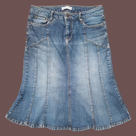 Kenzie 90's Denim Skirt, Cute Denim Skirt Outfits, Mid Length Skirt Outfit, Denim Skirt Midi, Denim Midi Skirt Outfit, Skirts Vintage, Y2k Denim, Estilo Hippy, Skirts Denim