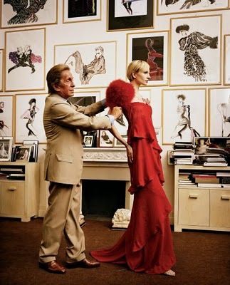 Working Masters at the office Spa Branding, Fashion Designers Famous, Valentino Haute Couture, Valentino Couture, Chique Outfits, Fashion Book, Fashion Moments, Elsa Peretti, Famous Fashion