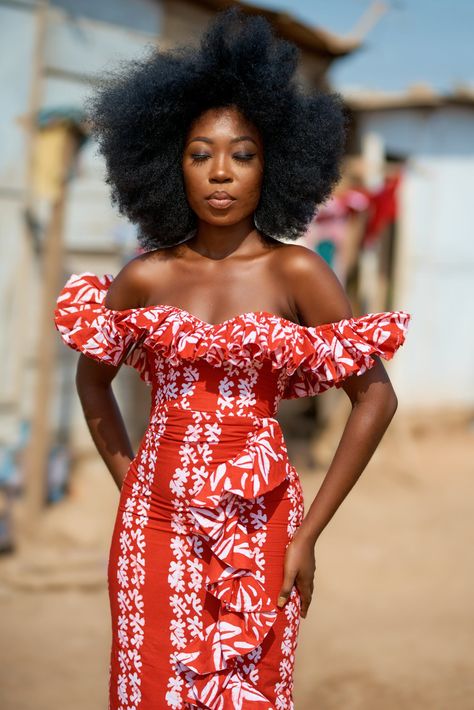 Fashion :: SIKA DESIGNS – GHANA’S FINEST :: West Africa – Tyitelle Wax Your Life Sika Online, Goddess Attire, Afro Inspiration, Sewing Styles, Ankara Styles For Women, African Party Dresses, Afrocentric Fashion, Kente Dress, African Prom Dresses