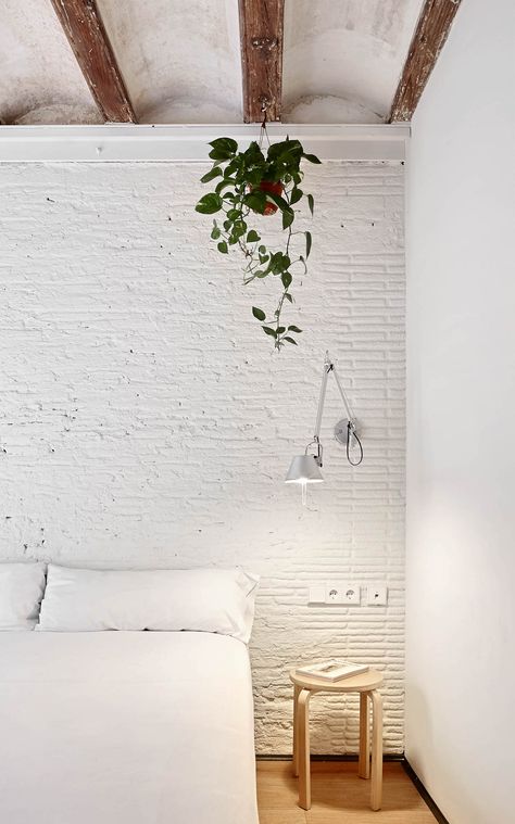 Scandinavian Home Design, Small Apartment Bedrooms, Look Wallpaper, Cosy Interior, Barcelona Apartment, Timeless Architecture, Dekorasi Kamar Tidur, 아파트 인테리어, Brick Walls