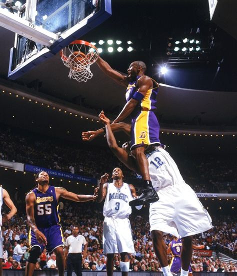 Kobe dunks on Dwight Howard #ImissNBA Kobe Bryant Dunk, Basketball Memes, Dwight Howard, Nike Air Max 2016, Lakers Kobe, Nba Memes, Lebron Shoes, Basketball Funny, Basketball Legends