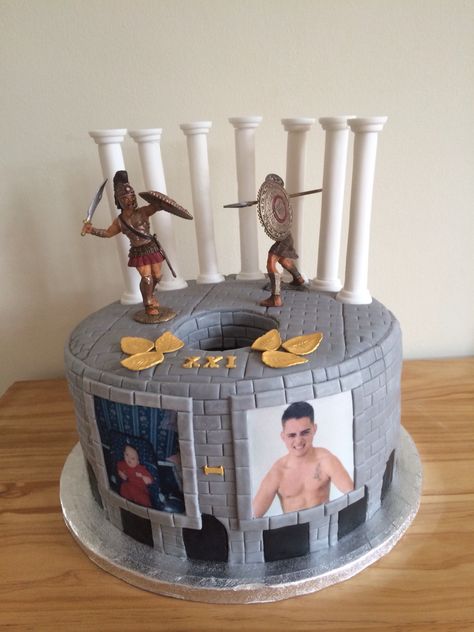 Sparta/gladiator/300 cake Gladiator Birthday Party Ideas, Cakes 21st Birthday, Jeep Birthday, 70 Cake, Joshua 9, Cake For Dad, Architecture Cake, Jeep Cake, Military Cake